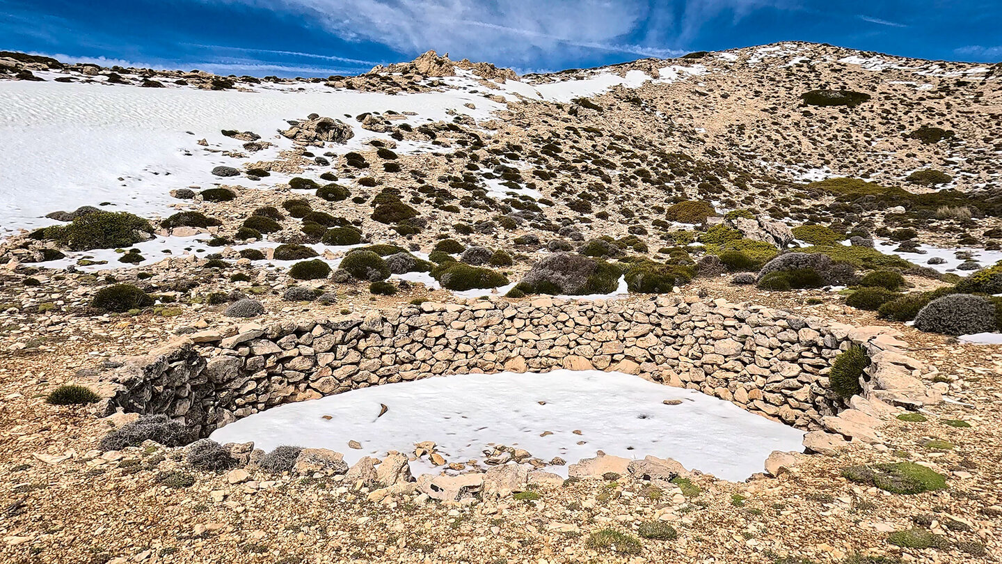 Pozos de Nieve – historische Schneegruben im Naturpark Sierra Mágina.