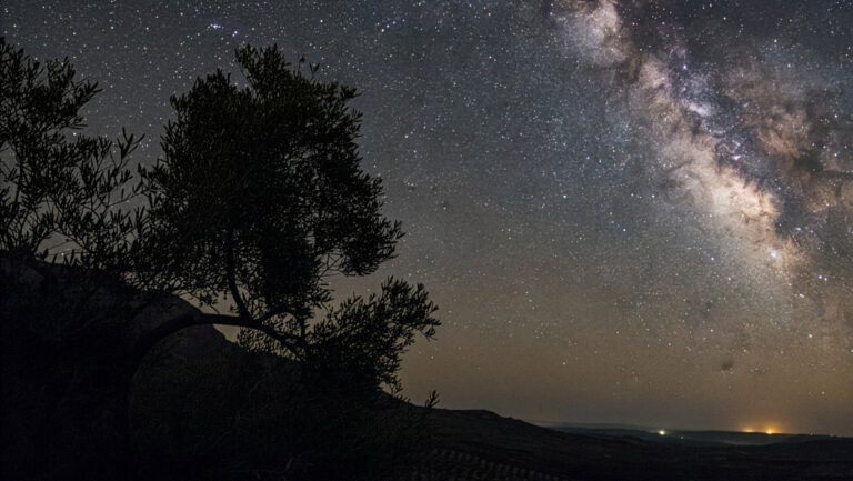 Die beste Zeit für Sternenbeobachtung in der Sierra Mágina ist September bis April